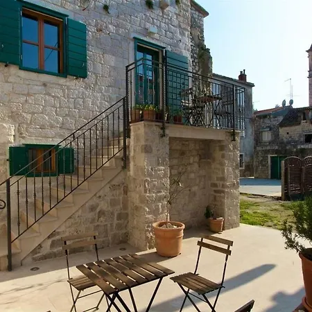 And Lan Trogir